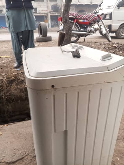 Haire used double washing machin