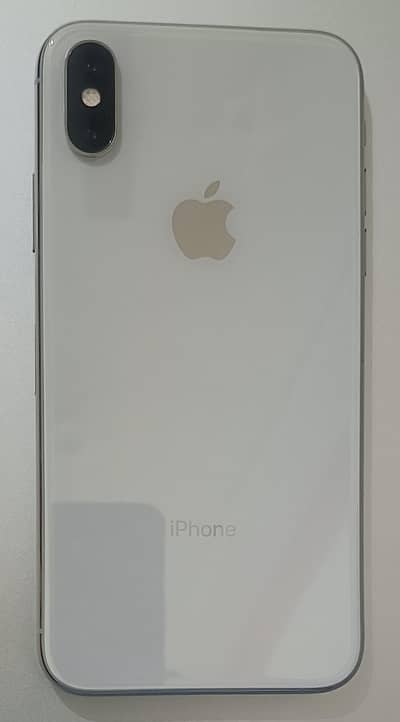 iPhone Xs – 64GB – Silver – Good Condition