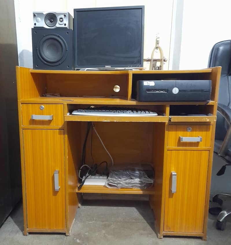 Computer Table 0