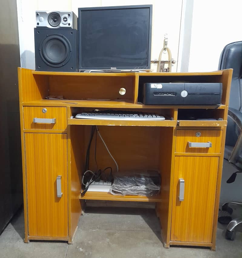 Computer Table 1