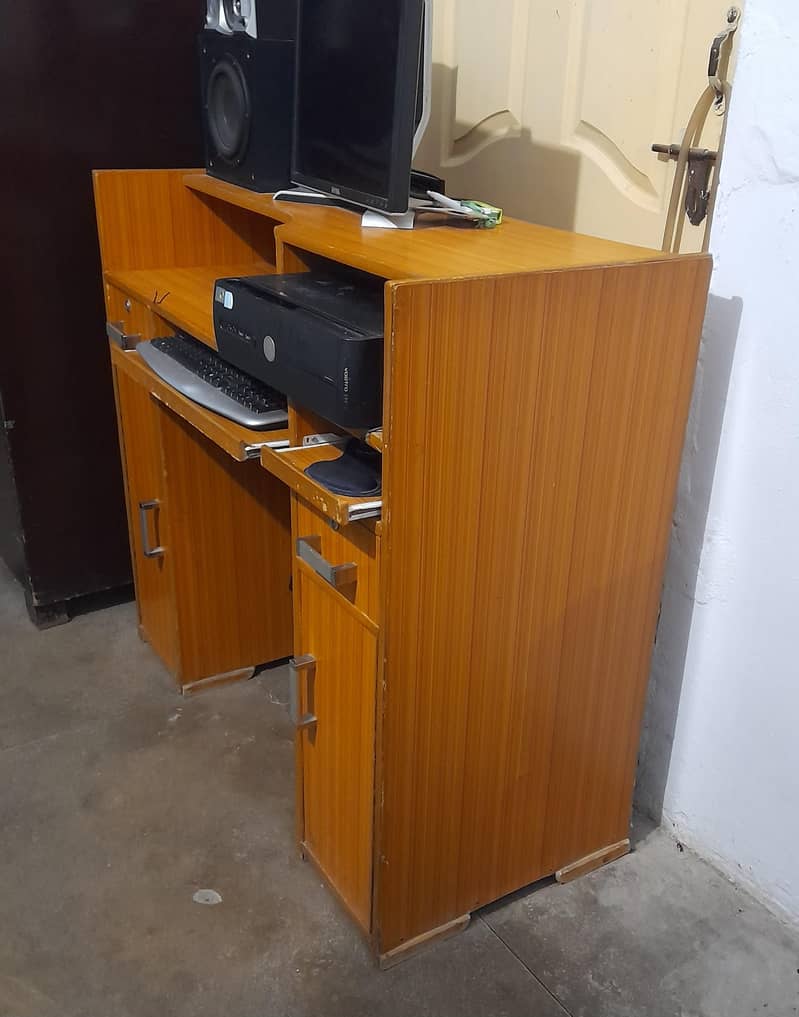 Computer Table 2