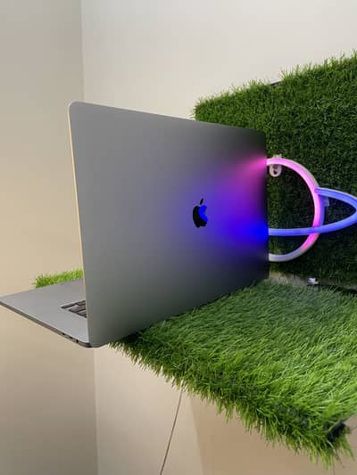 Apple MacBook Pro 2017/2019 i7 16GB SSD TouchBar  WhatsApp 03215984936