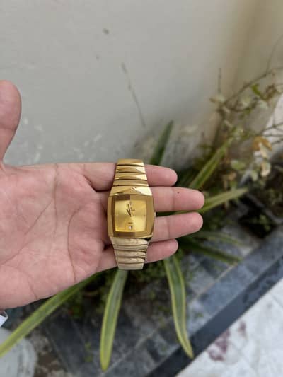 Golden Color Seastar Watch