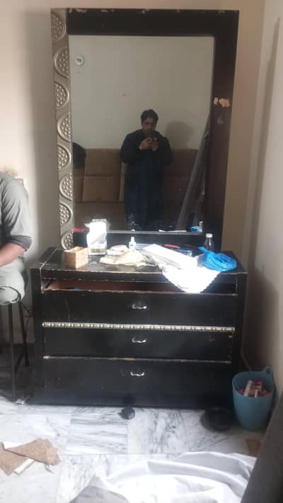 dressing table
