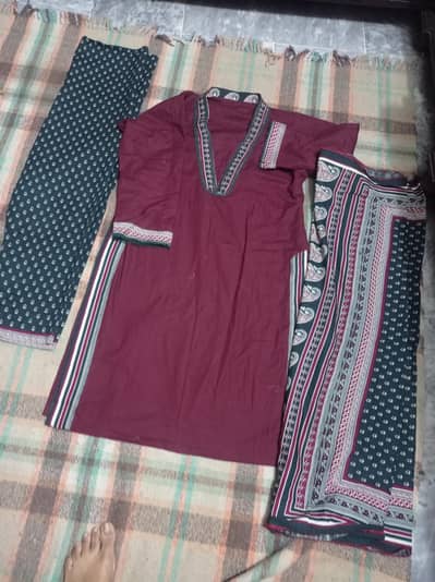 wedding dresses second hand  but condition  new