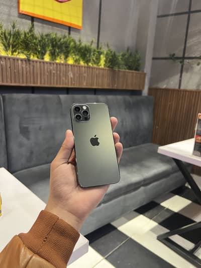 Iphone 12 pro Factory unlock