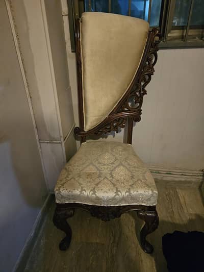 Dining Chairs Available For Sale