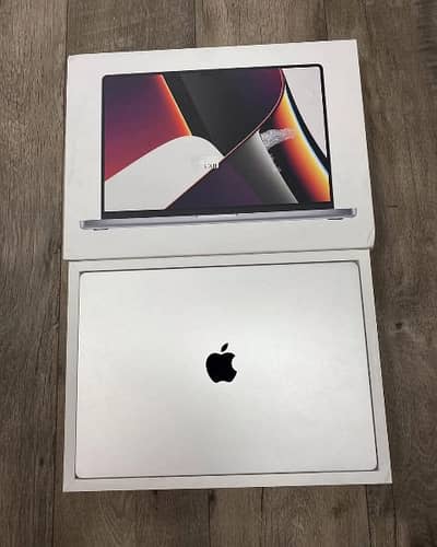 Apple MacBook Pro M2 Max 1TB with complete box available