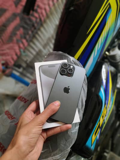 iphone 15pro max black couler 90 health 256gb 10by10 condition with