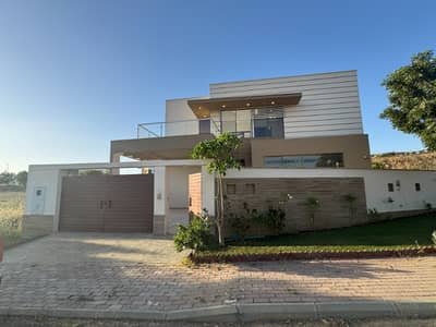 500 Sq Yd Elite Villa For Sale Precinct-9 (Bahria Hills). Elegant Design | 5 or 6 Beds | Basement | Drawing, Dining, Lounge, Modern Kitchen & Greasy Kitchen. Heighted Location | Near Flagpole | Just 3 Mins Drive from Entrance.