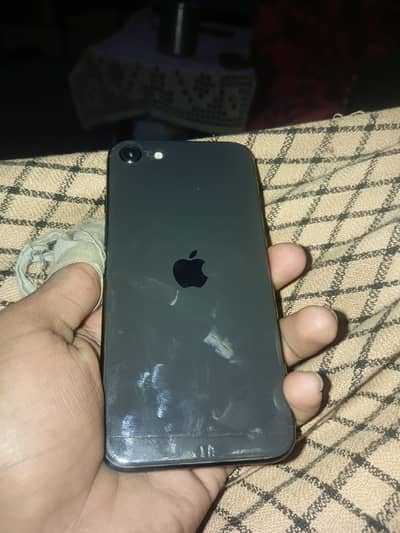 iPhone se 2020 64 gb / 80% health anda piece