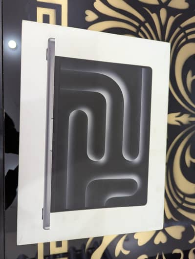 MacBook Pro M3 14-inch | 8GB RAM | 512GB SSD