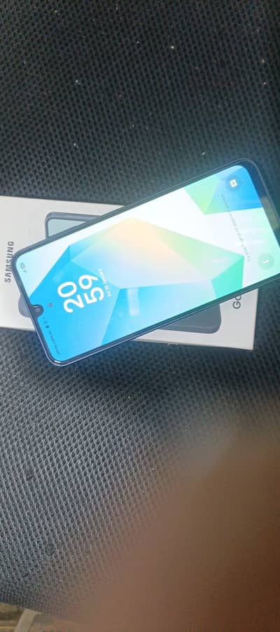 samasung a16 8/256 with box under warranty