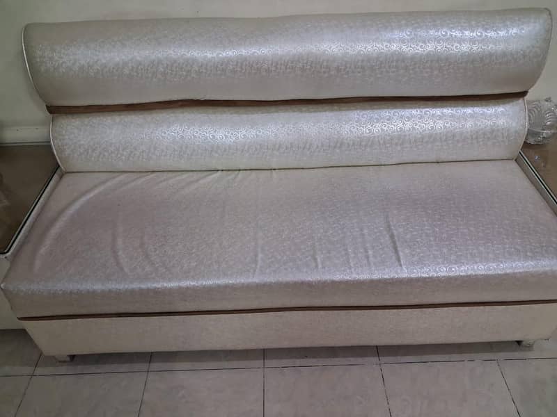 Sofas with Reason able rates | Bulk quantity available 1