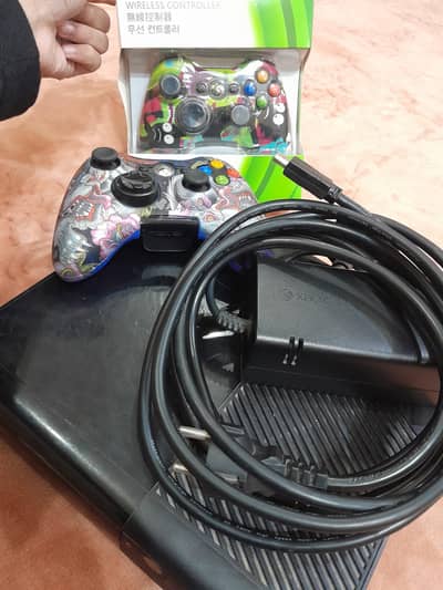 l am selling Xbox 360