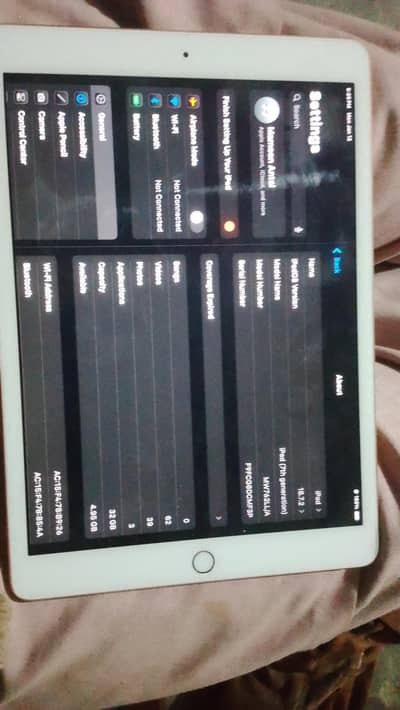 ipad 7 genration  10/10  condition like new  32gb
