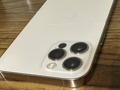 I phone 12 pro 256gb Back cracked
