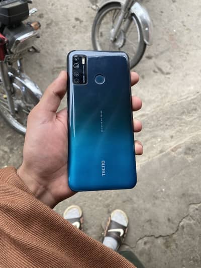 Tecno spark 5pro 4/128