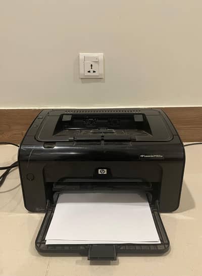 HP LaserJet P1102w