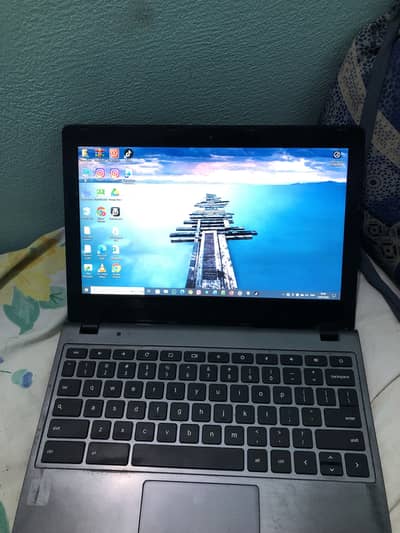 Windows 10 chrombook urgent sale 4gb ram 128gb ssd