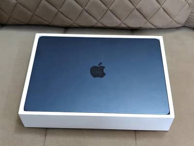 MacBook Air 14” M4  | 16GB Ram  | 1TB SSD | 10/10 Condition
