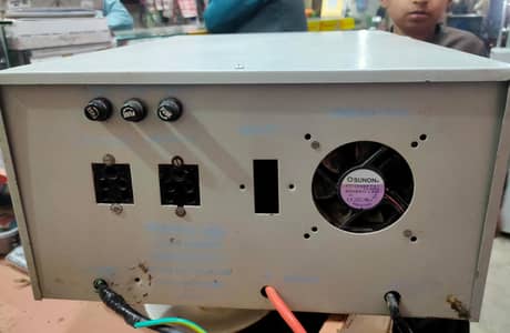 2000 Watt UPS 24 Volt Battary