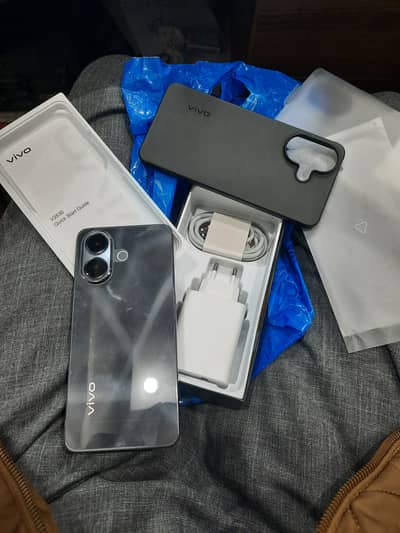 Vivo V60 lite 4g 8gb 256gb brand new comdition in worrenty 11 mounth