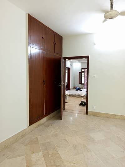 G-9/4 size 35x70 Ground floor 2bed 3bath dring dining tvlounge kitchen study attached bath