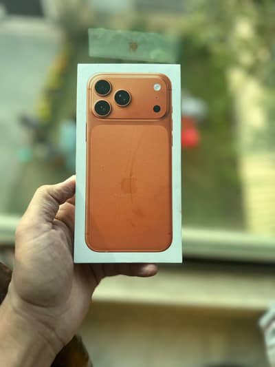 iPhone 17 pro max  256GB  Cosmic Orange