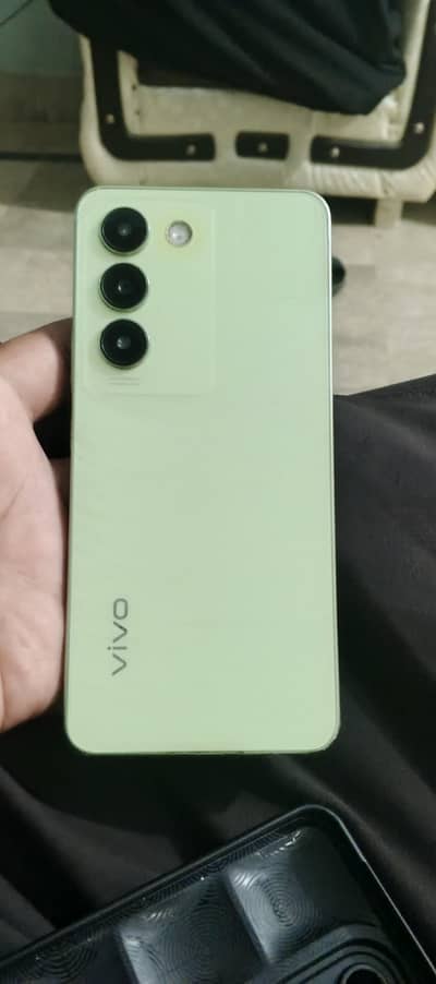vivo y 100 8+8/256 good condition good working all ok mobile or charge