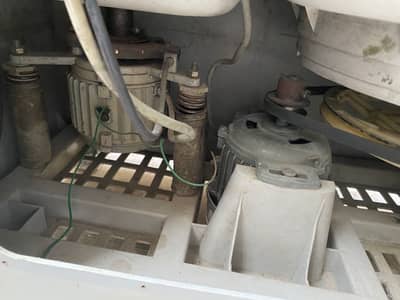 SELLING FULLY FUNCTIONAL WASHING MACHINE