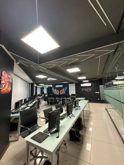 FULL FURNISHED OFFICE FOR RENT PHASE 6 D H A 3000 SQUARE FEET WITH LIFT