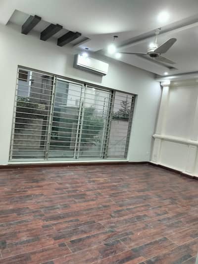 1 Kanal Corner Seprate Geraj Upper Portion For Rent Wapda Town Ph2 Block P1
