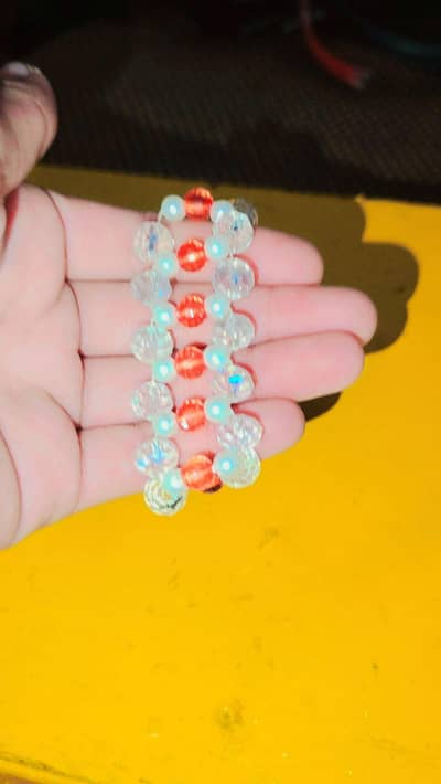 breclat for hand wear very beautiful and gorgeous