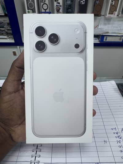 17 pro max 256 GB SILVER   factory unlock
