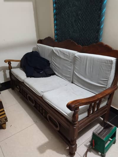 Pure Wood Sofa Set in Excellent Condition.