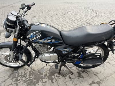 Suzuki GS 150 SE