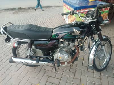 Jis bahi ny Lani ha Wo Rabta kary  urjnt sale karni ha . bike