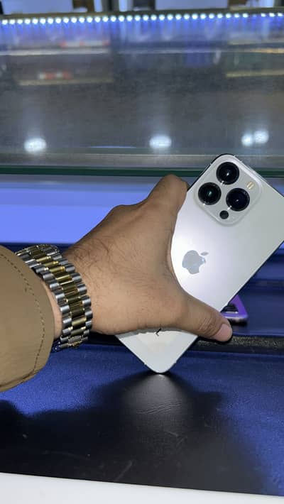 i phon 13 pro 128/gb water pack -93/94/95 btery