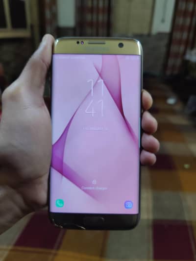 Samsung S7 edge Gold color 4gb 32gb Fresh phone hai