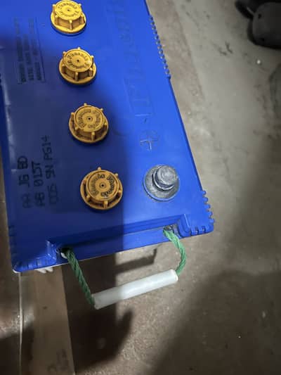 Brand new veryless used only 4 mounth  used 12v xp 150 19 plates