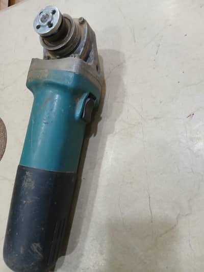 Makita 4" Angle Grinder  840w 9556HNG