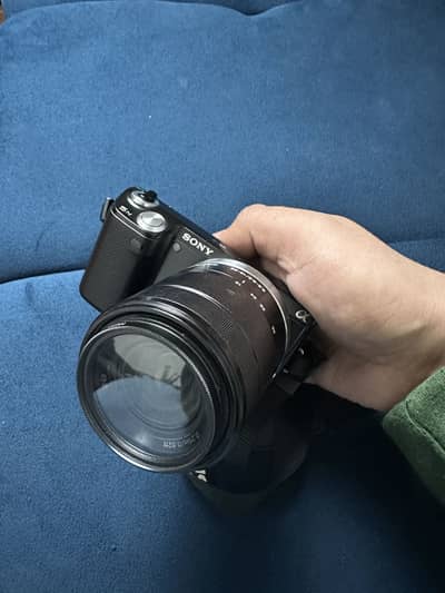 Sony Alpha Nex 5n Mirrorless Camera Body and Lens TouchScreen Vlogging