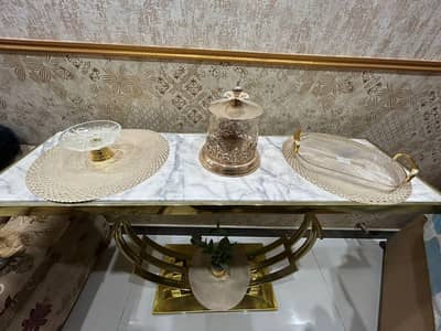 Console with round mirror