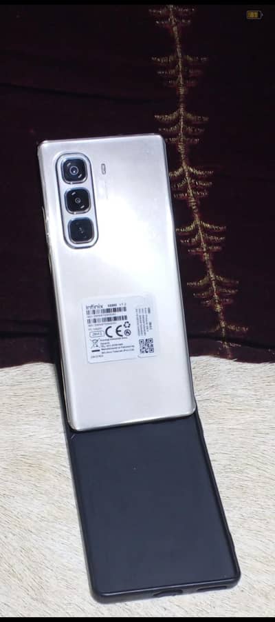 10/10 condition 5 month use PTA approved Courb display and smooth touc