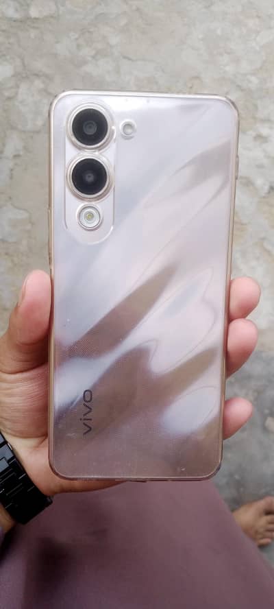 vivo y04.4gb ram        64gb rom