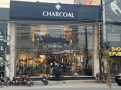 18 Marla 3 Storey Very Prime Location Commercial Building With Wide Parking