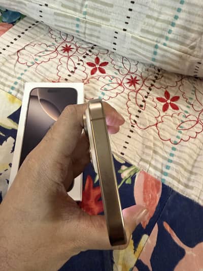 Apple iPhone 16 Pro Max