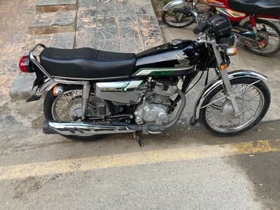 Special edition 125 Black Color 10/10 Condition