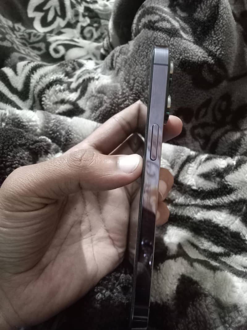 iphone 14 pro 2